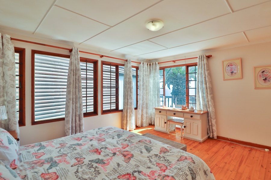 10 Bedroom Property for Sale in Dana Bay Western Cape